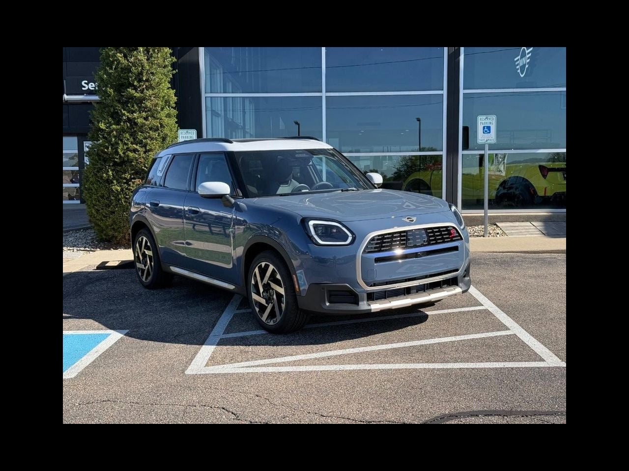 2027 MINI Countryman's photo