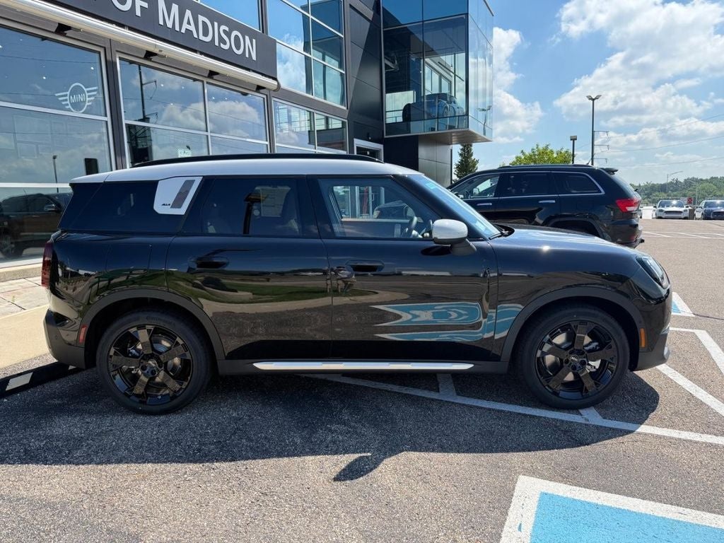 2027 MINI COUNTRYMAN ICONIC