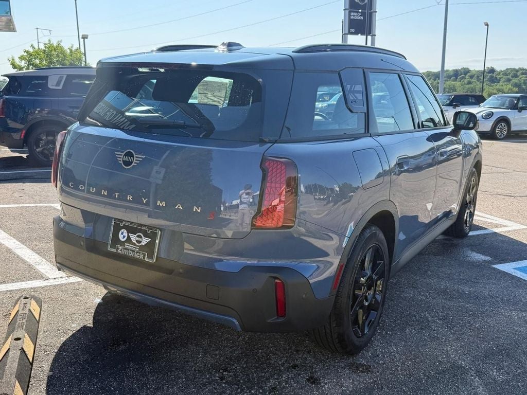 2027 MINI COUNTRYMAN SIGNATURE PLUS