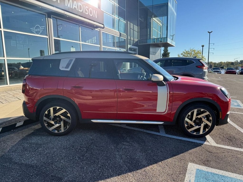2027 MINI COUNTRYMAN ICONIC
