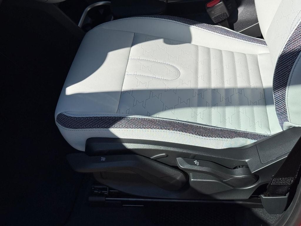 2027 MINI COUNTRYMAN Base