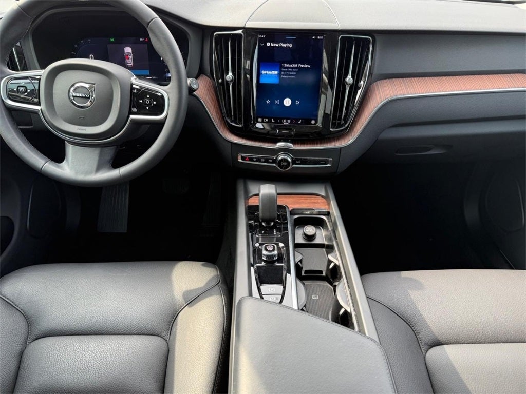 2023 Volvo XC60 B5 Plus Bright Theme