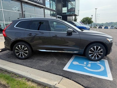 2023 Volvo XC60 B5 Plus Bright Theme