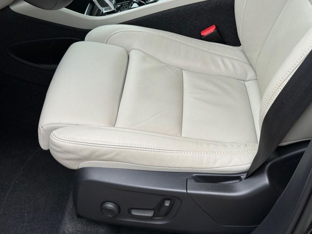 2023 Volvo XC40 Ultimate